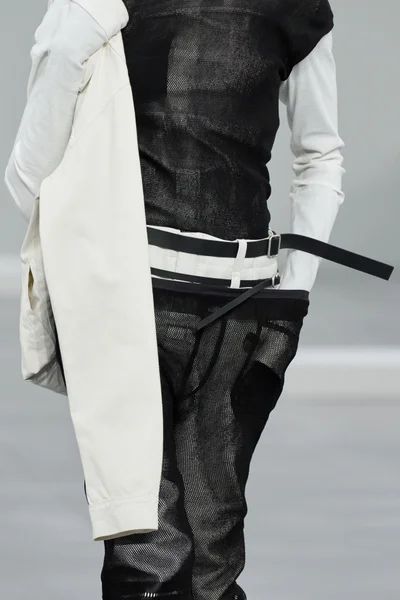 Look 48